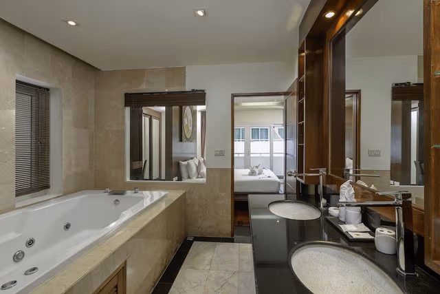 Three Bedroom Family Suite with free Minibar (One time)
