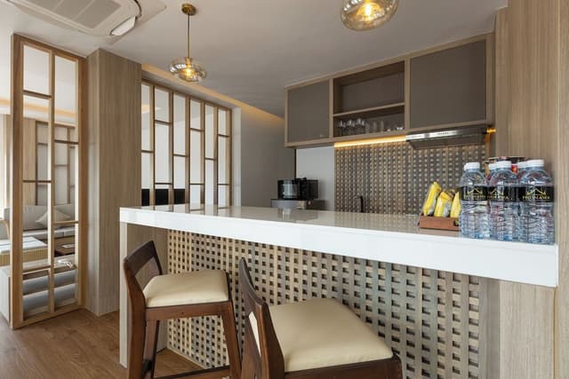 New Three Bedroom Family Suite with Jacuzzi (One-time free minibar)