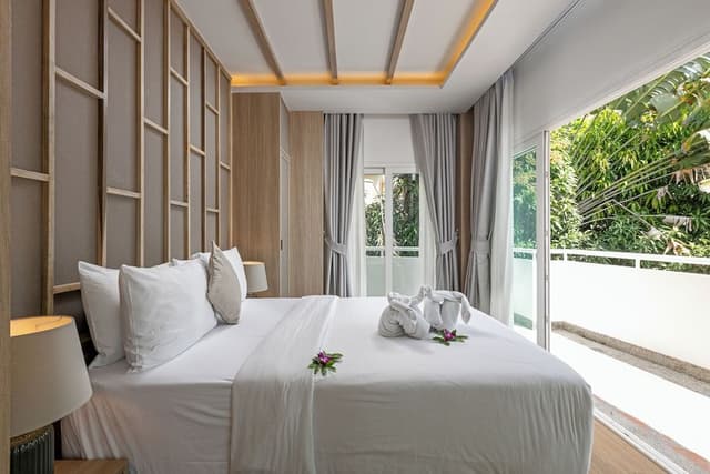 New Three Bedroom Family Suite with Jacuzzi (One-time free minibar)