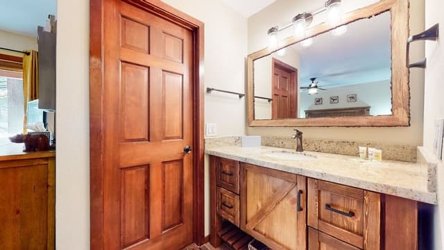 Condo, 2 Bedrooms