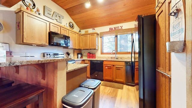 Condo, 2 Bedrooms
