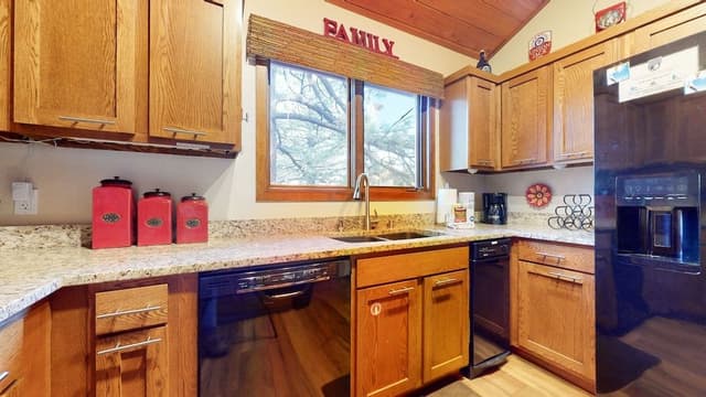 Condo, 2 Bedrooms