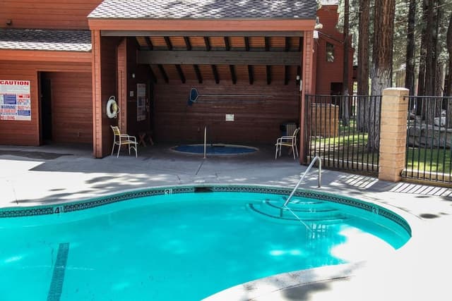 Condo, 2 Bedrooms