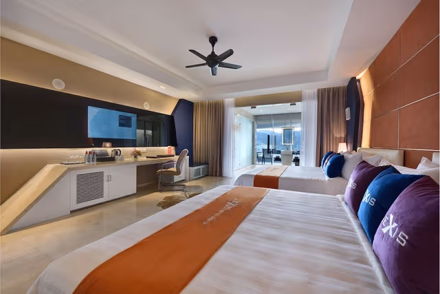 Executive Pool Suite