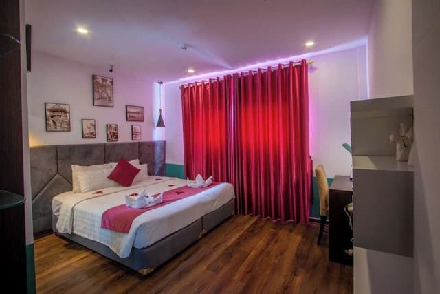 Deluxe Double or Twin Room