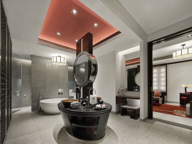 Premier Water Terrace Suite, 1 King Bed, Terrace