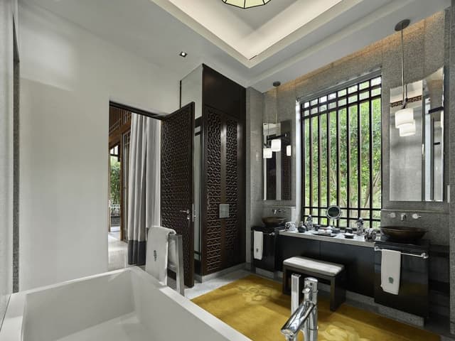 Two Bedroom Jetpool Villa (Lake View)