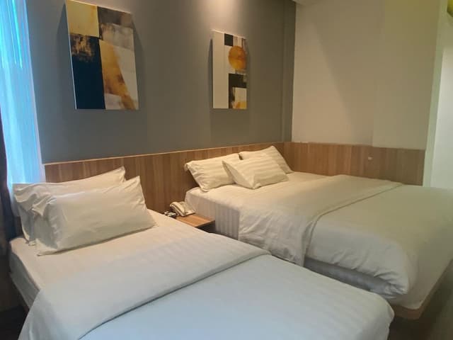 Grand Triple Room