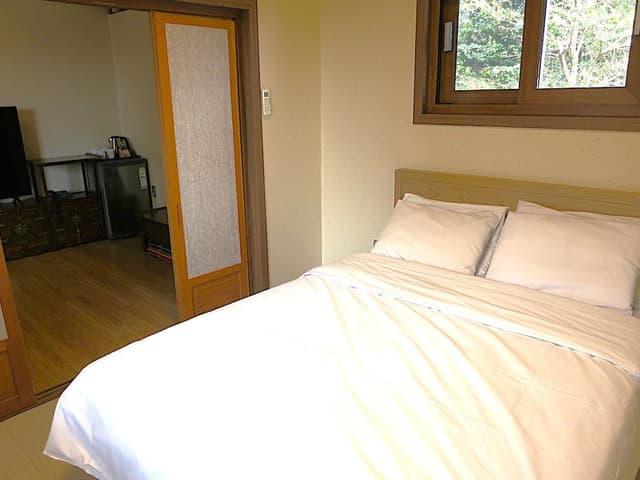 Wol Hwa B (Hanok Building 1F)