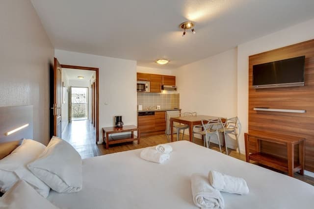 One-Bedroom Apartment (2 Adults + 2 Children)