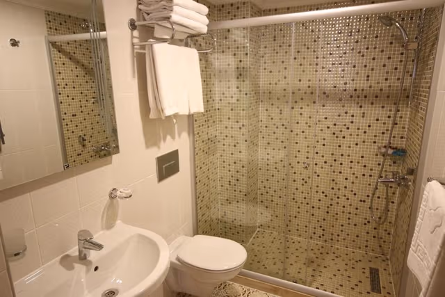 Deluxe Room with Balcony and Sea View
