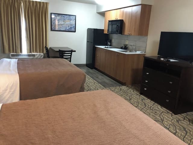 Standard Studio, 2 Queen Beds