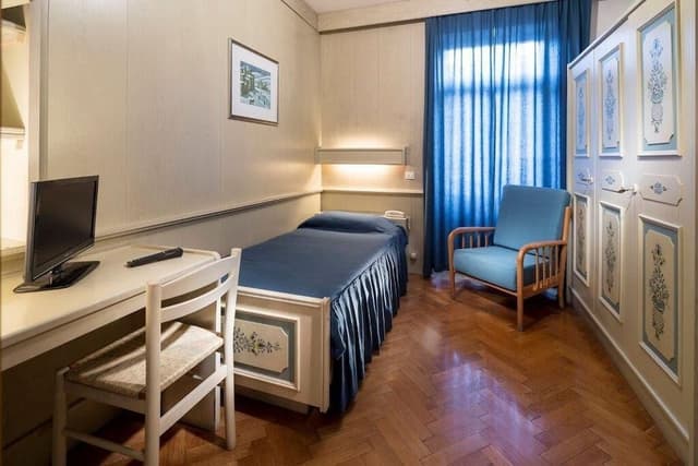 Single Room, Balcony