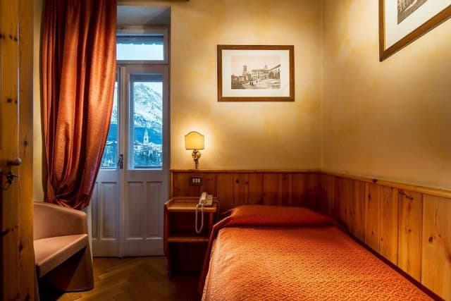 Single Room, Balcony
