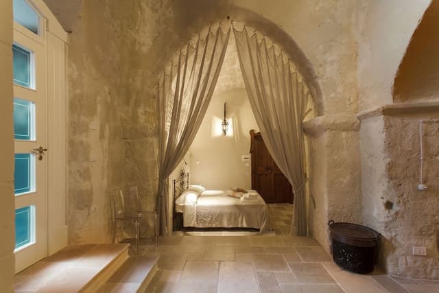 Luxury Studio Suite, Jetted Tub