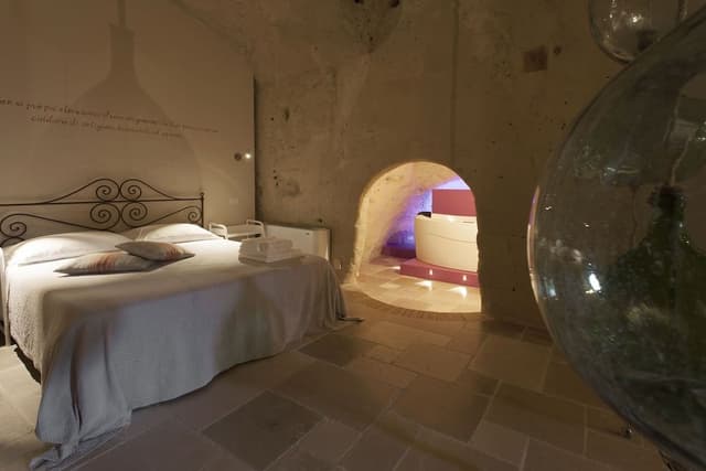 Luxury Studio Suite, Jetted Tub