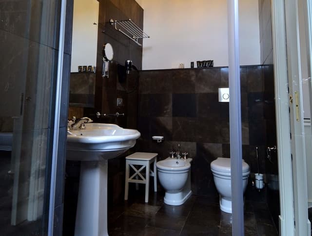 Classic Double Room, 1 King Bed, Accessible, Private Bathroom