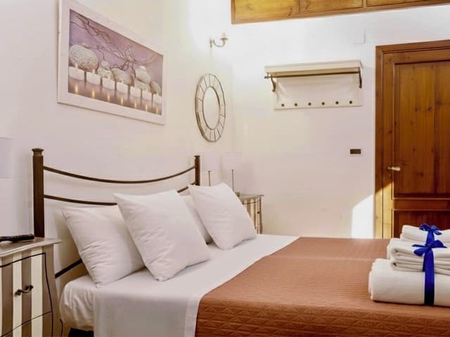 Standard Double Room, Garden View