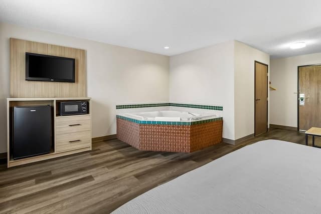 Room, 1 King Bed, Accessible, Non Smoking