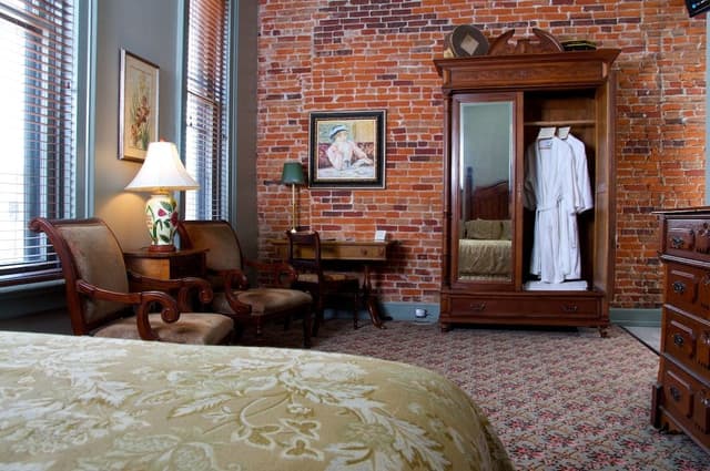 Spa Suite, Jetted Tub (Historic)