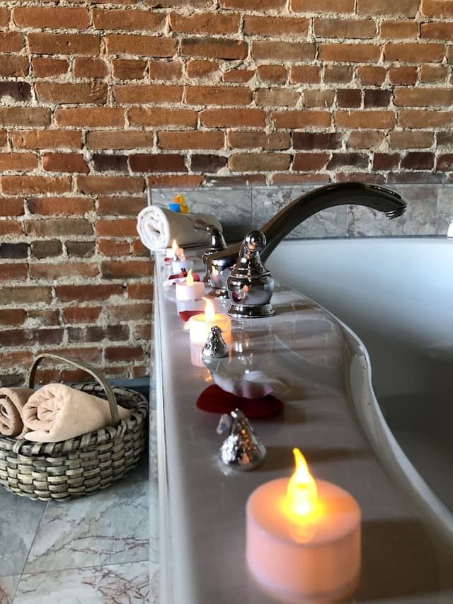 Spa Suite, Jetted Tub (Historic)