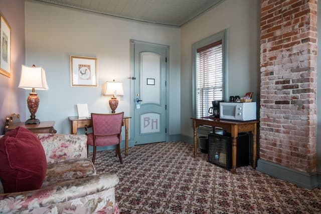 Executive Double Queen, 2 Queen Beds (Historic)