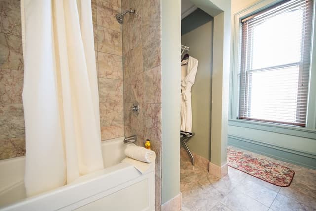 Spa Suite, Jetted Tub (Historic)