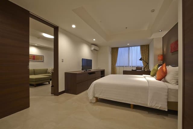 Deluxe Suite