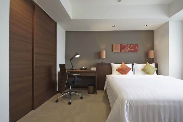 Corner Suite