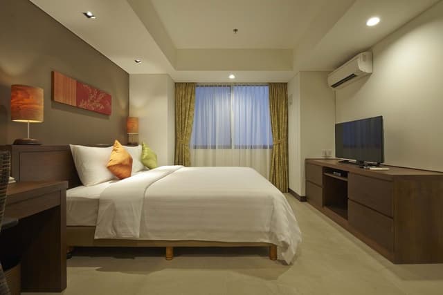 Corner Suite