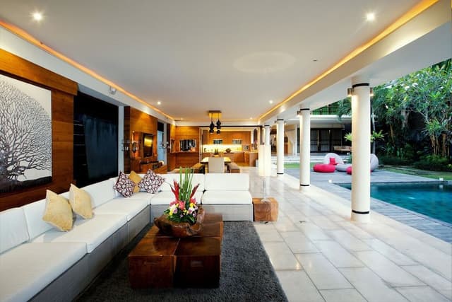 3 Bedrooms Villa with Luxury Benefits