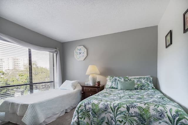 Condo (Bay Oaks On the Bay 3rd Floor)