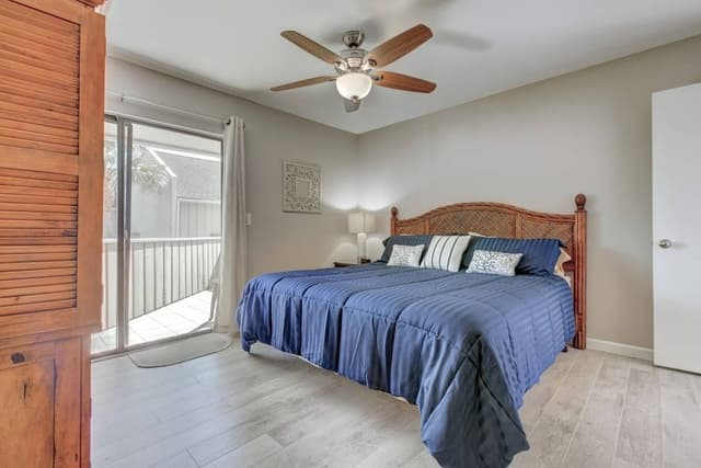 Condo (Bay Oaks C 2nd Floor)