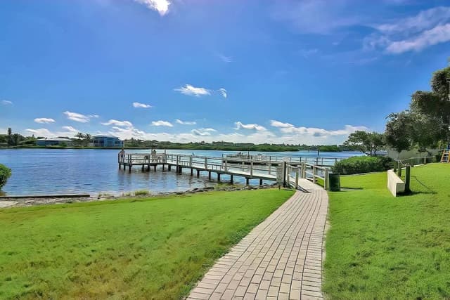 Condo (Bay Oaks On the Bay 3rd Floor)