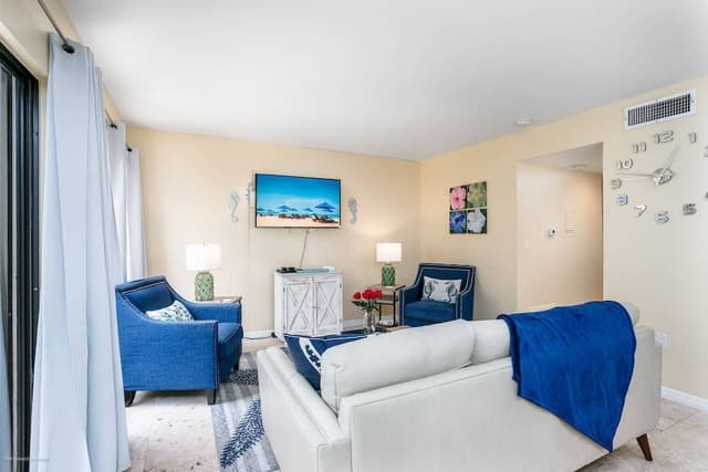Condo (Bay Oaks Ground Floor)