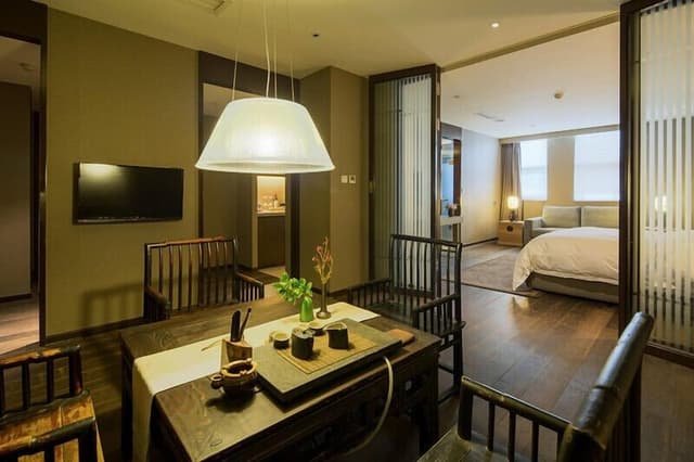 Executive Suite