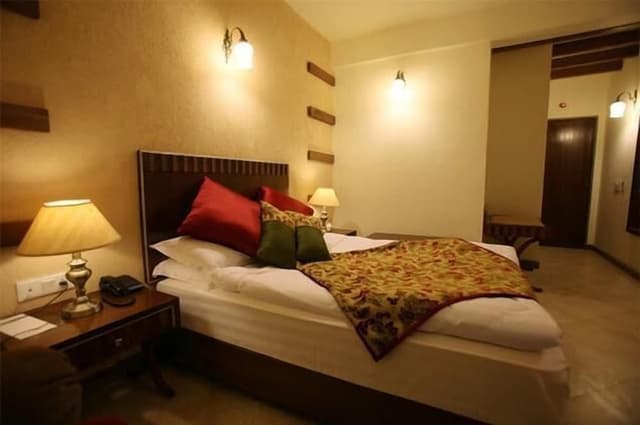 Luxury Double Room, 1 King Bed, Hill View