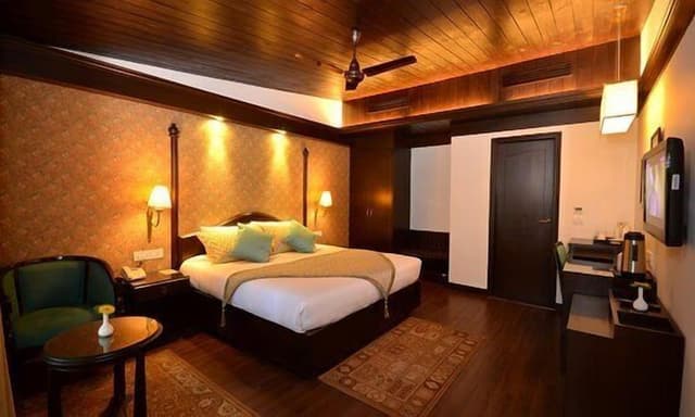 Luxury Double Room, 1 King Bed, Hill View