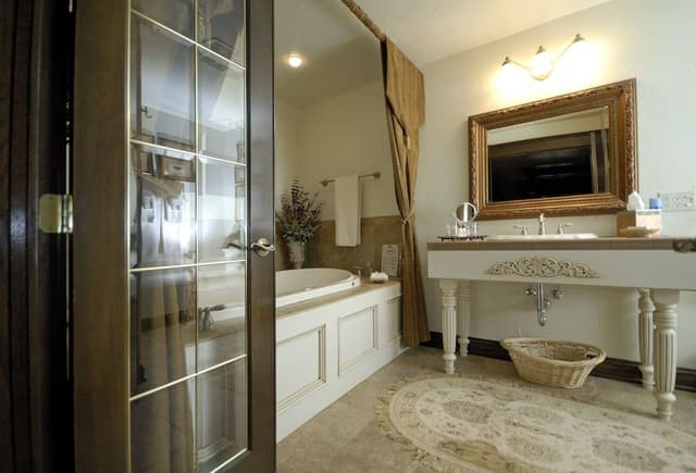 Premium Suite, 1 Queen Bed (The Sage Suite)