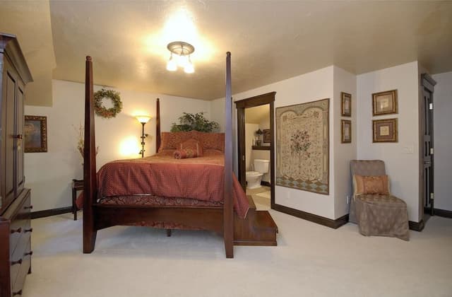 Premium Suite, 1 Queen Bed (The Tapestry Suite)