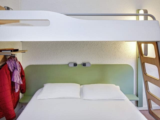 Triple Room, Multiple Beds