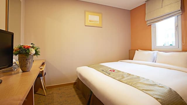 [Make Your DIY Morning] Standard Double + KRW 10,000 7-Eleven voucher + 1 K-Ramyeon per guest