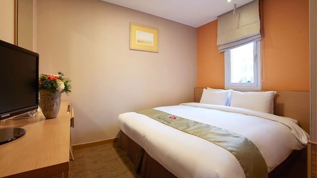 [Make Your DIY Morning] Standard Double + KRW 10,000 7-Eleven voucher + 1 K-Ramyeon per guest
