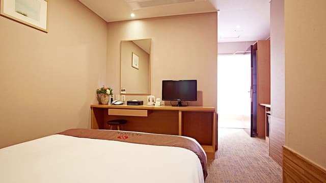 [Make Your DIY Morning] Standard Double + KRW 10,000 7-Eleven voucher + 1 K-Ramyeon per guest
