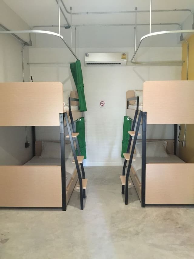 Mixed 4 beds Dormitory Room Shared Bathroom