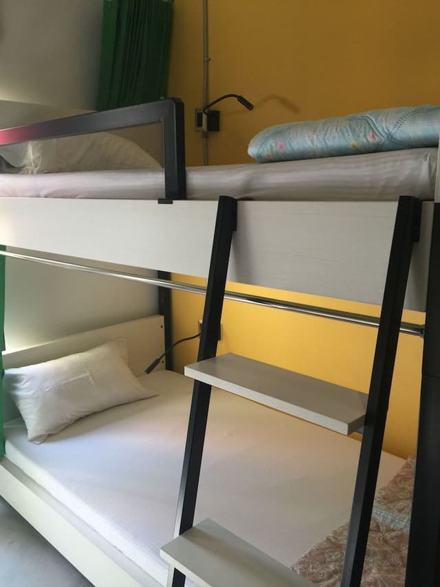 Mixed 4 beds Dormitory Room Shared Bathroom