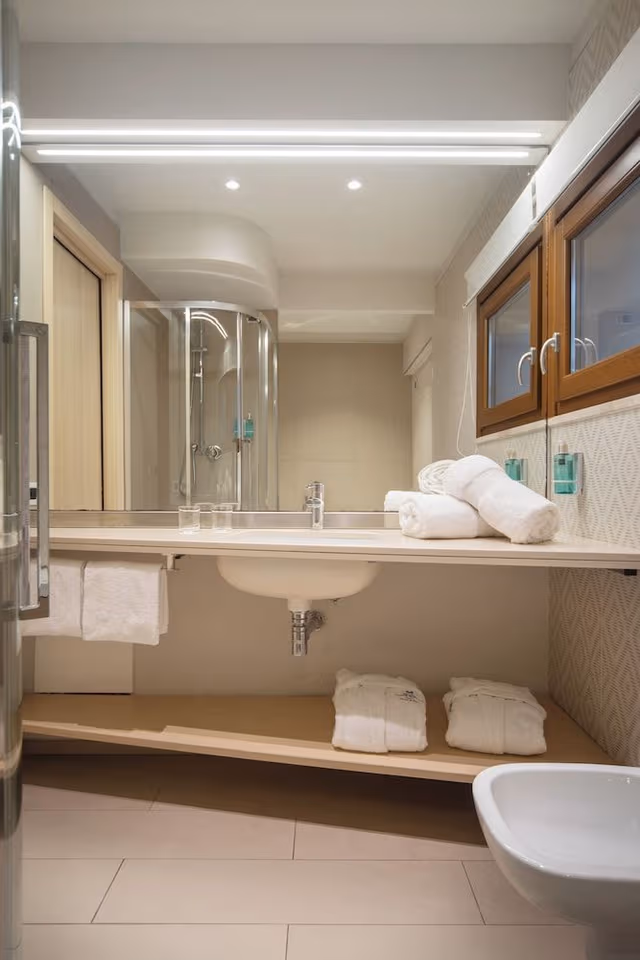 Junior Suite (with Whirlpool)