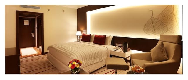 Royal Room, 1 King Bed (Royal club with bathtub)