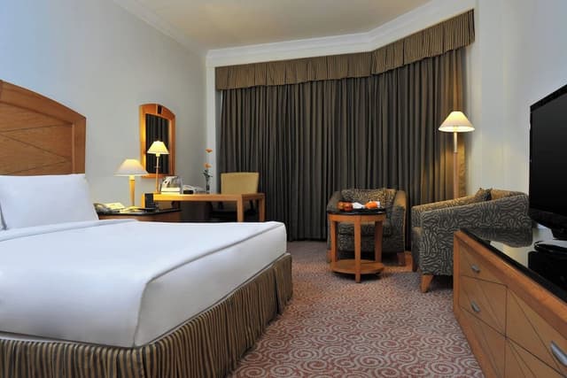 Royal Room, 1 King Bed (Royal club with bathtub)