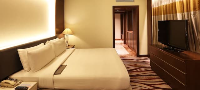 Royal Room, 1 King Bed (Royal Suite, 1 King Bed)